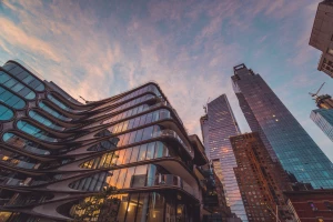 Krótko o podnośnikach koszowych